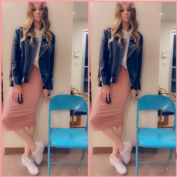 Meet your Posher, Carlee - Picture 5 of 6